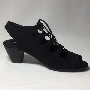 Munro Jillie Black Nubuck Sandals